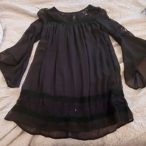 Black tunic with bell sleeve